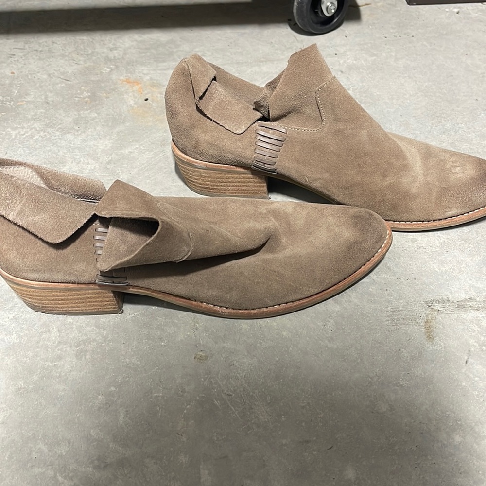 Dolce vita size 10 low heel booties